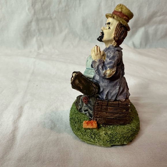 Small Vintage Hobo Figurine - Picture 3 of 6
